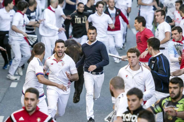 Galería de fotos del tercer encierro de fiestas de Tafalla