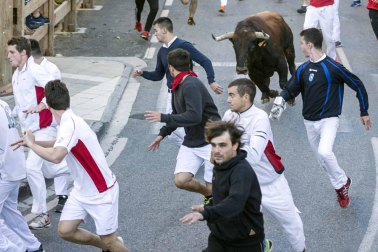 Galería de fotos del tercer encierro de fiestas de Tafalla