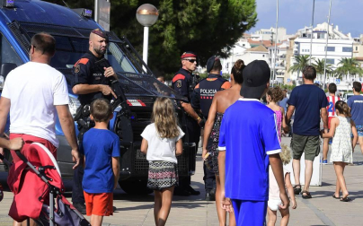 Una mujer que estaba ingresada en el hospital Joan XXIII de Cambrils ha muerto este viernes, lo que eleva a 14 el número de fallecidos en los ataques terroristas en Cataluña.