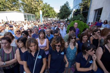 Una mujer que estaba ingresada en el hospital Joan XXIII de Cambrils ha muerto este viernes, lo que eleva a 14 el número de fallecidos en los ataques terroristas en Cataluña.