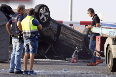 Una mujer que estaba ingresada en el hospital Joan XXIII de Cambrils ha muerto este viernes, lo que eleva a 14 el número de fallecidos en los ataques terroristas en Cataluña.