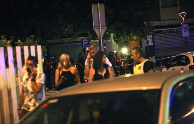 Una mujer que estaba ingresada en el hospital Joan XXIII de Cambrils ha muerto este viernes, lo que eleva a 14 el número de fallecidos en los ataques terroristas en Cataluña.
