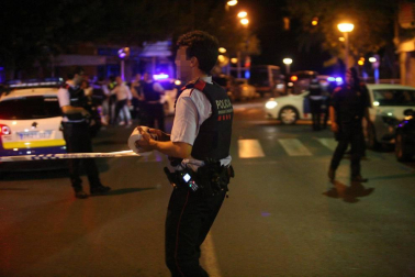 Una mujer que estaba ingresada en el hospital Joan XXIII de Cambrils ha muerto este viernes, lo que eleva a 14 el número de fallecidos en los ataques terroristas en Cataluña.