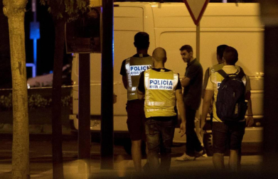 Una mujer que estaba ingresada en el hospital Joan XXIII de Cambrils ha muerto este viernes, lo que eleva a 14 el número de fallecidos en los ataques terroristas en Cataluña.