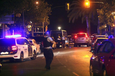 Una mujer que estaba ingresada en el hospital Joan XXIII de Cambrils ha muerto este viernes, lo que eleva a 14 el número de fallecidos en los ataques terroristas en Cataluña.