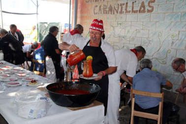 Imágenes de los almuerzos populaes de las fiestas de Cabanillas