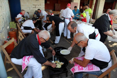 Imágenes de los almuerzos populaes de las fiestas de Cabanillas