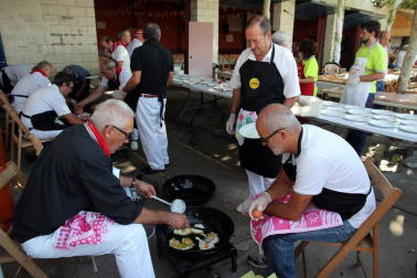 Imágenes de los almuerzos populaes de las fiestas de Cabanillas
