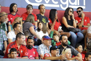 Imágenes del búscate en la grada del Osasuna - Sevilla Atlético
