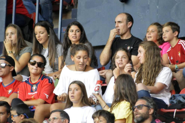 Imágenes del búscate en la grada del Osasuna - Sevilla Atlético