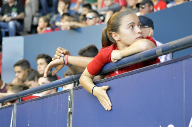 Imágenes del búscate en la grada del Osasuna - Sevilla Atlético