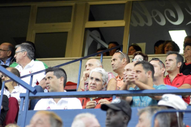Imágenes del búscate en la grada del Osasuna - Sevilla Atlético