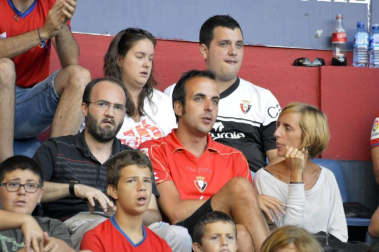 Imágenes del búscate en la grada del Osasuna - Sevilla Atlético
