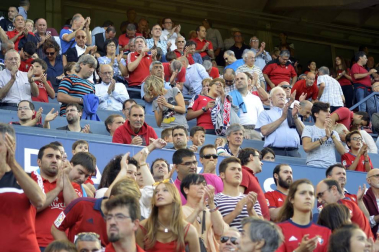 Imágenes del búscate en la grada del Osasuna- Sevilla Atlético disputado en El Sadar.