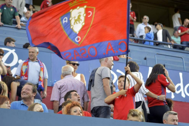 Imágenes del búscate en la grada del Osasuna- Sevilla Atlético disputado en El Sadar.