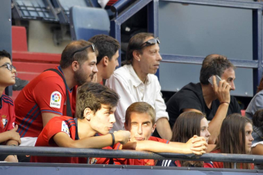 Imágenes del búscate en la grada del Osasuna- Sevilla Atlético disputado en El Sadar.