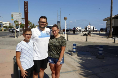 La localidad tarraconense de Cambrils, destino vacacional de muchos navarros, retomó poco a poco la normalidad este viernes tras el atentado yihadista registrado de madrugada.
