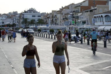 La localidad tarraconense de Cambrils, destino vacacional de muchos navarros, retomó poco a poco la normalidad este viernes tras el atentado yihadista registrado de madrugada.