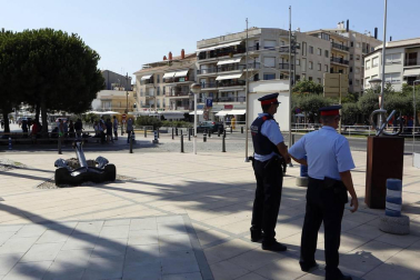 La localidad tarraconense de Cambrils, destino vacacional de muchos navarros, retomó poco a poco la normalidad este viernes tras el atentado yihadista registrado de madrugada.