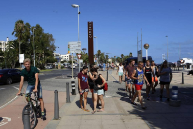 La localidad tarraconense de Cambrils, destino vacacional de muchos navarros, retomó poco a poco la normalidad este viernes tras el atentado yihadista registrado de madrugada.