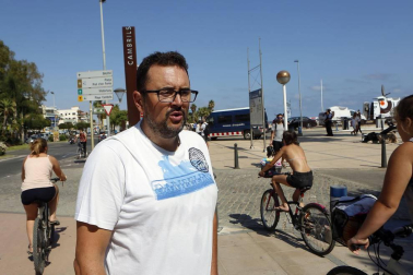 La localidad tarraconense de Cambrils, destino vacacional de muchos navarros, retomó poco a poco la normalidad este viernes tras el atentado yihadista registrado de madrugada.