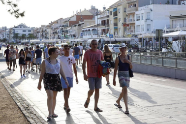 La localidad tarraconense de Cambrils, destino vacacional de muchos navarros, retomó poco a poco la normalidad este viernes tras el atentado yihadista registrado de madrugada.