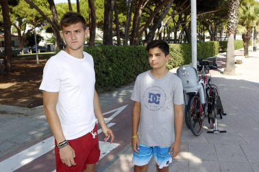 La localidad tarraconense de Cambrils, destino vacacional de muchos navarros, retomó poco a poco la normalidad este viernes tras el atentado yihadista registrado de madrugada.
