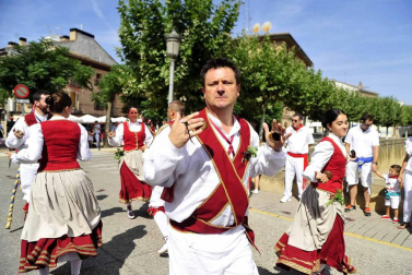 Imágenes de la procesión en honor a San Bartolomé en Marcilla.