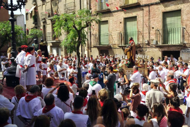 Imágenes de la procesión en honor a San Bartolomé en Marcilla.