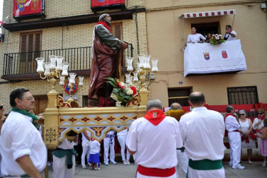 Imágenes de la procesión en honor a San Bartolomé en Marcilla.