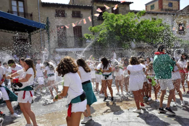 Imágenes del cohete de fiestas de Pitillas
