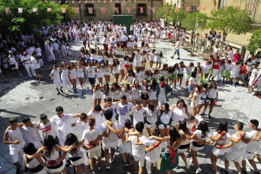 Imágenes del cohete de fiestas de Pitillas
