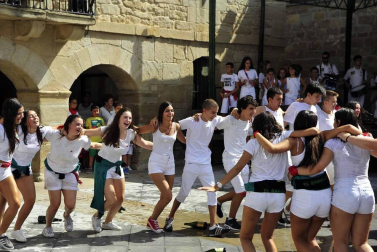 Imágenes del cohete de fiestas de Pitillas