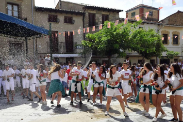 Imágenes del cohete de fiestas de Pitillas