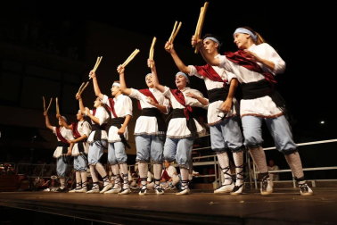El paloteado de fiestas de San Bartolmé en Ribaforada