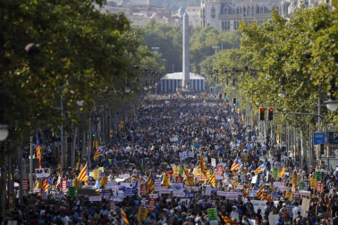 El lema 'No tinc por' preside la manifestación por los atentados en Cataluña