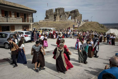 Imágenes de la fiesta medieval en Tiebas.
