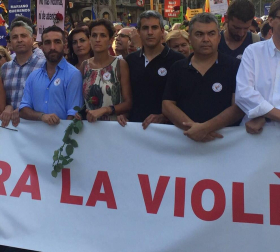 El lema 'No tinc por' preside la manifestación por los atentados en Cataluña
