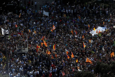 El lema 'No tinc por' preside la manifestación por los atentados en Cataluña