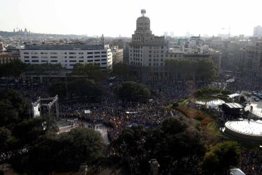 El lema 'No tinc por' preside la manifestación por los atentados en Cataluña