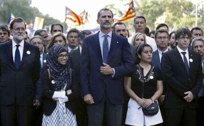 El lema 'No tinc por' preside la manifestación por los atentados en Cataluña