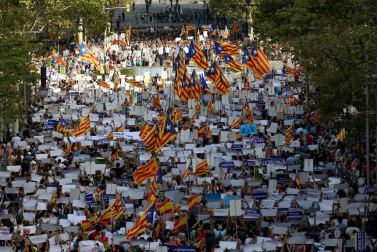 El lema 'No tinc por' preside la manifestación por los atentados en Cataluña