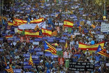 El lema 'No tinc por' preside la manifestación por los atentados en Cataluña