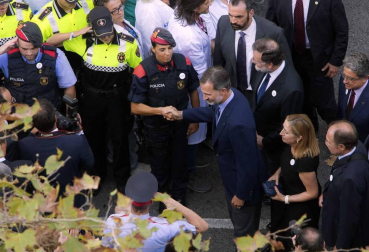 El lema 'No tinc por' preside la manifestación por los atentados en Cataluña