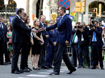 El lema 'No tinc por' preside la manifestación por los atentados en Cataluña