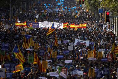 El lema 'No tinc por' preside la manifestación por los atentados en Cataluña