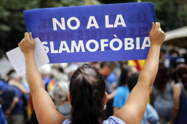 El lema 'No tinc por' preside la manifestación por los atentados en Cataluña