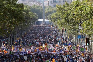 El lema 'No tinc por' preside la manifestación por los atentados en Cataluña