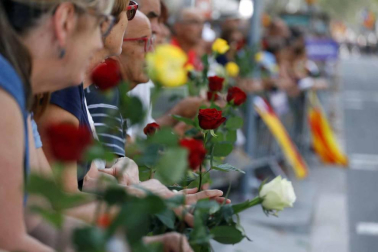 El lema 'No tinc por' preside la manifestación por los atentados en Cataluña