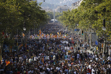 El lema 'No tinc por' preside la manifestación por los atentados en Cataluña